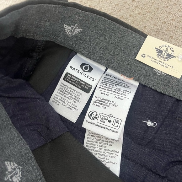 Dockers from Macys 
Size 42x30
Two colors 
Classic fit - Picture 5 of 7